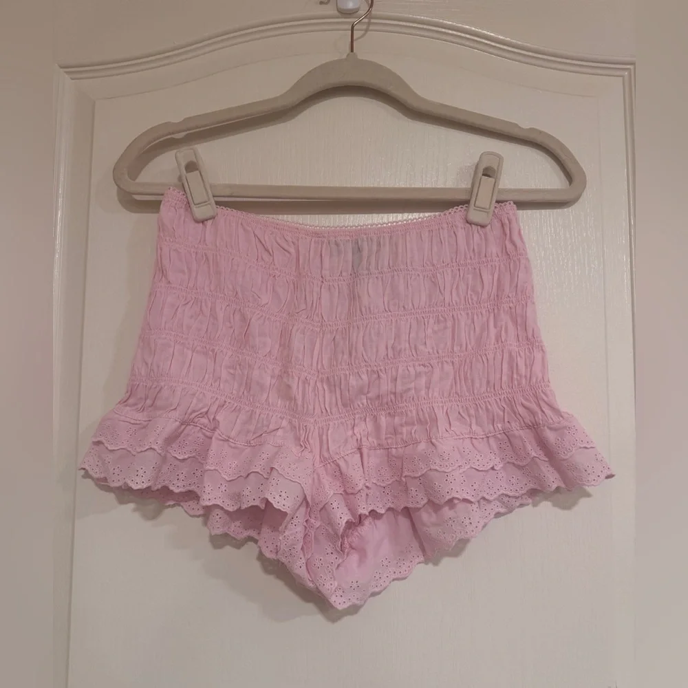 Forever 21 Pink Ruffled Eyelet Bloomer Shorts - Picture 1 of 5